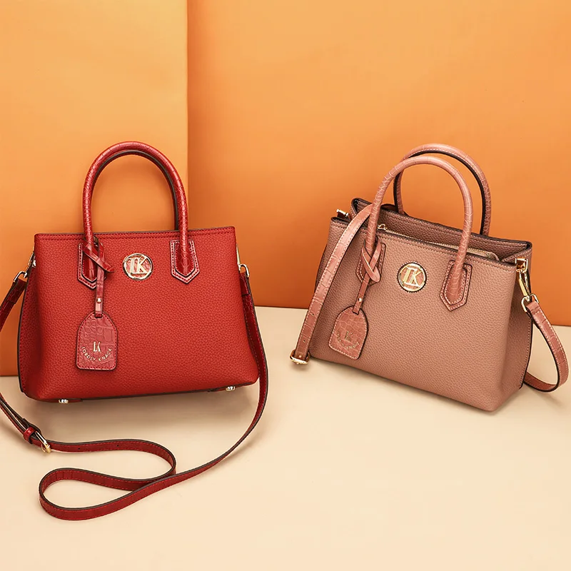 

New Fashion Elegant Women Big Capacity Microfiber Leather lock Tote Handbags For Female Design Shoulder Crossbody Bags