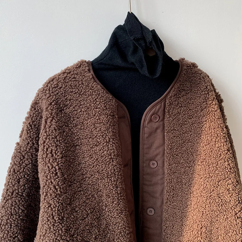 Зимние теплые однобортные женские свободные меховые короткие куртки