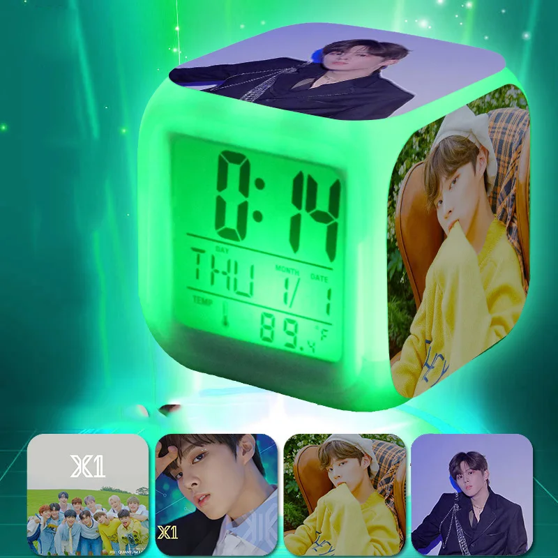 KPOP производство 101x1 квантовый прыжок 7 цветов декомпрессионный будильник Летающая вспышка стоящий светодиодный светильник ким Йохан сон Хён Цзюнь - Цвет: 6