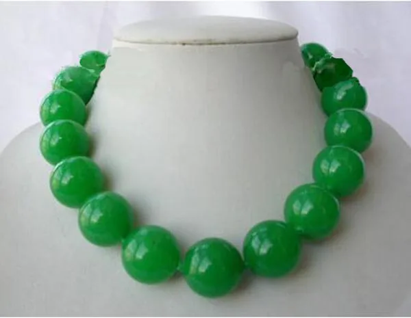 

stunning big 20mm round green jade beads necklace