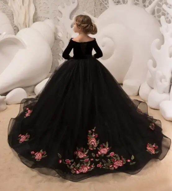 Черное бархатное пышное платье принцессы с открытыми плечами, с рукавами, с вышивкой, со съемным длинным шлейфом, праздничное платье для девочек