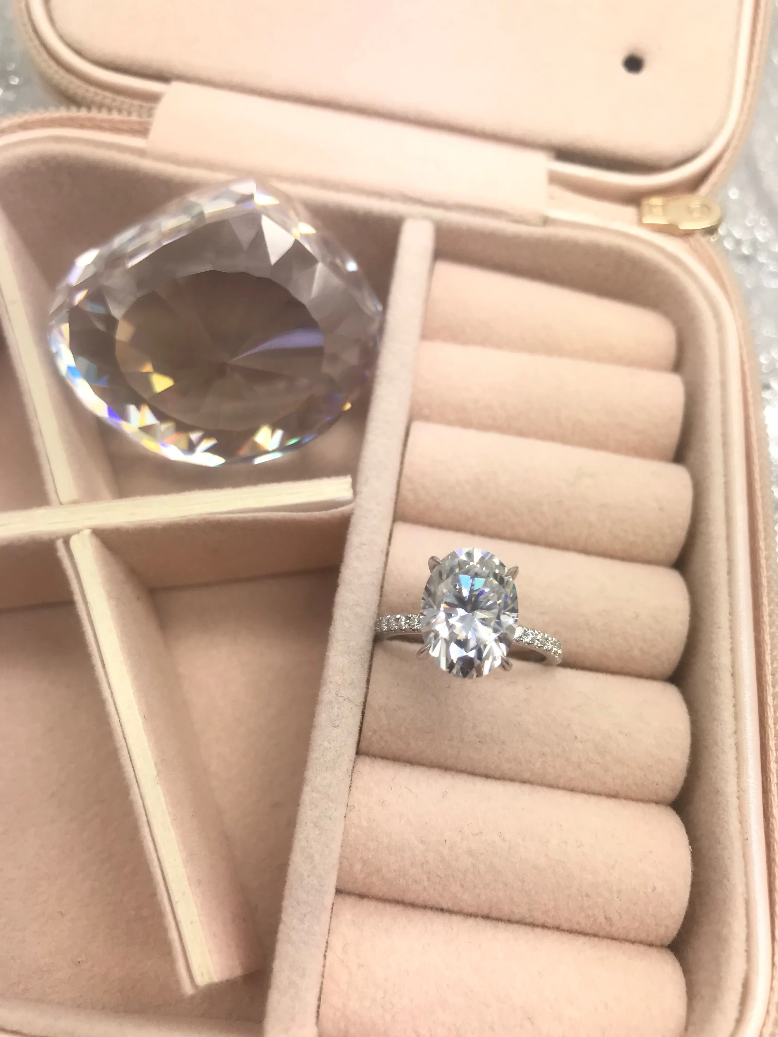 Starszuan18K золото отличный овальный вырез 2ct Moissanite Egagement кольцо Романтичный дизайн
