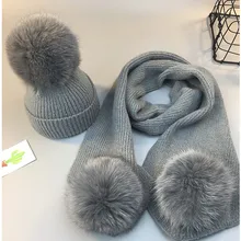 Новая теплая зимняя шапка с помпоном для маленьких девочек, шарф, комплект, натуральный шарик из меха лисы, теплые вязаные шапки для мамы и ребенка, шапочка для родителей и ребенка