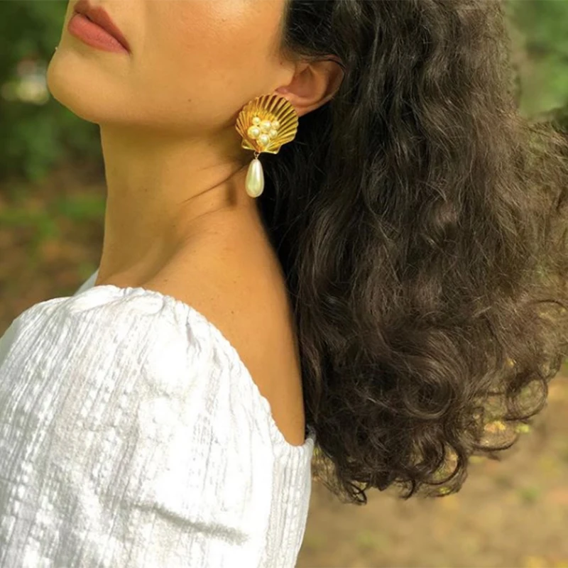 Pearl inlaid golden shell light luxury Earrings super-fairy temperament ear clip