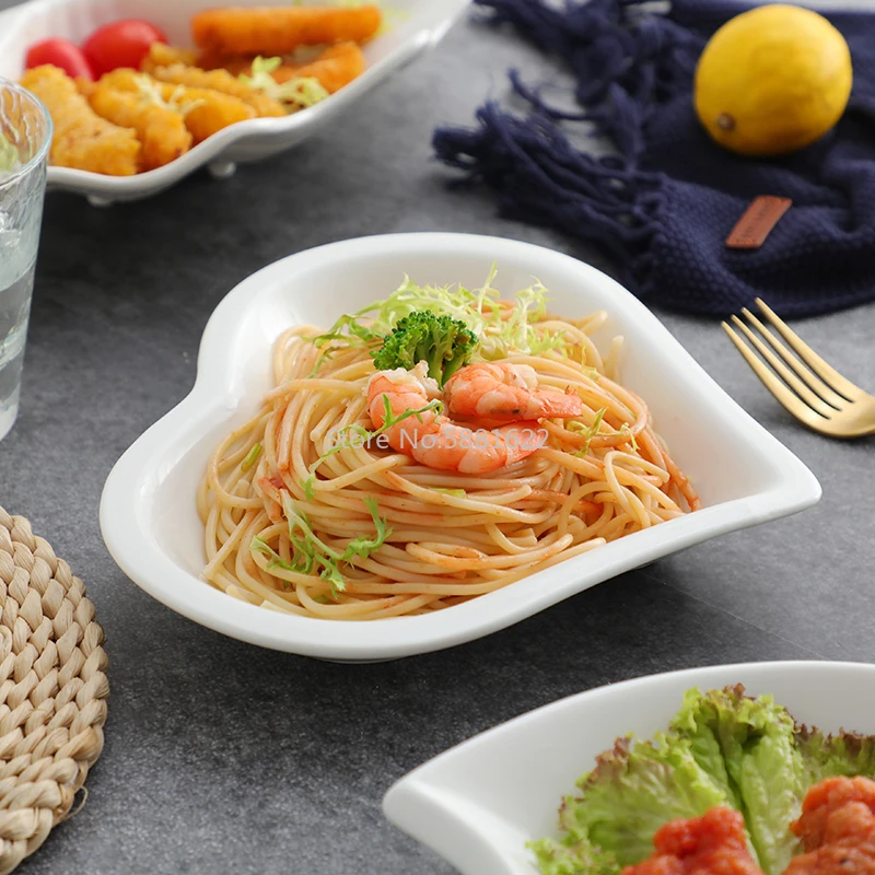 أطباق السيراميك المنزلية الإبداعية