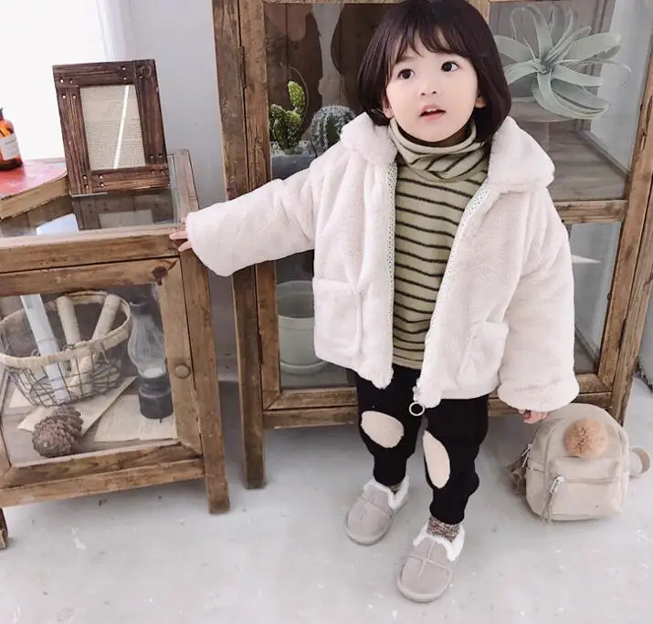 Beige Koreran/стильные зимние модные Утепленные Пальто для маленьких девочек из мягкой кроличьей шерсти милые одноцветные куртки с хлопковой подкладкой для детей - Цвет: Beige