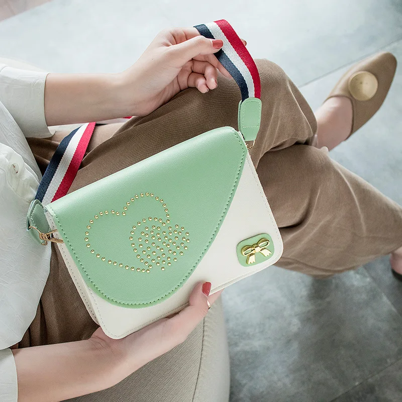 

Korean-style Women's Rivet Double Heart Shoulder Square Sling Bag 2019 Autumn And Winter New Products Bow Shoulder Mobile Phone