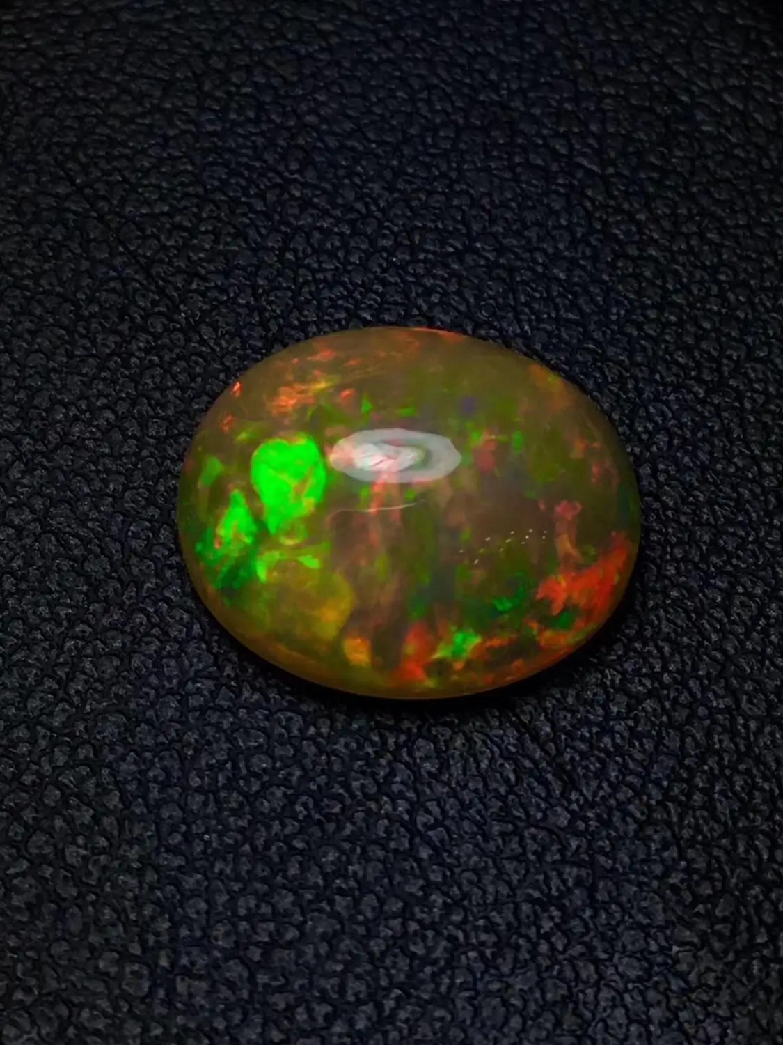 Натуральные опаловые драгоценные камни овальной формы 4.03ct свободные для