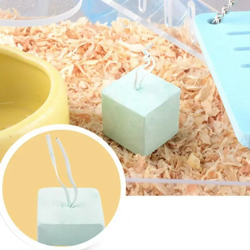 1pc Pet ToysMineral Teeth Grinding Stone Calcium Chew Teeth Grinder Hamster Rat Chinchilla Rabbit Fidget Spinner Figet Cube