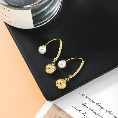 حلق كرة مخرمة من كوريا الجنوبية مجوهرات بسيطة للنساء