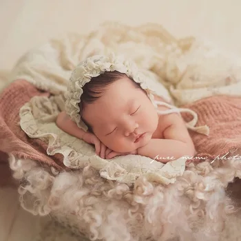 

2019 Newborn Baby Clothing Accessoriess photography props photography auxiliary neonatal small handmade lace pillows modelling
