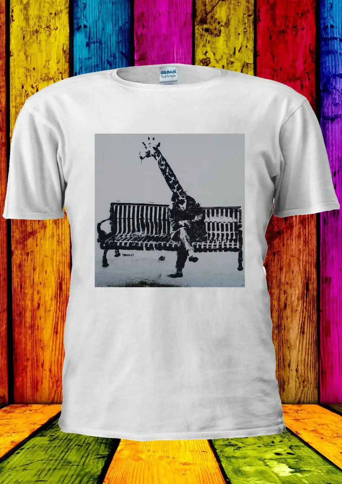 Забавная футболка с жирафом сидящим на скамейке майка для мужчин и женщин