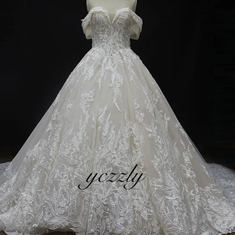 

Champagne Sweetheart Ball Gown Lace Appliques Wedding Gowns 2019 Plus Size Princess Crystal Bridal Dresses Bruidsjurken W153