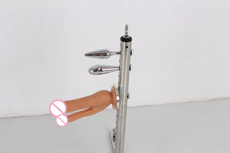 Жігіт есектің ішіне кіріп кетеді