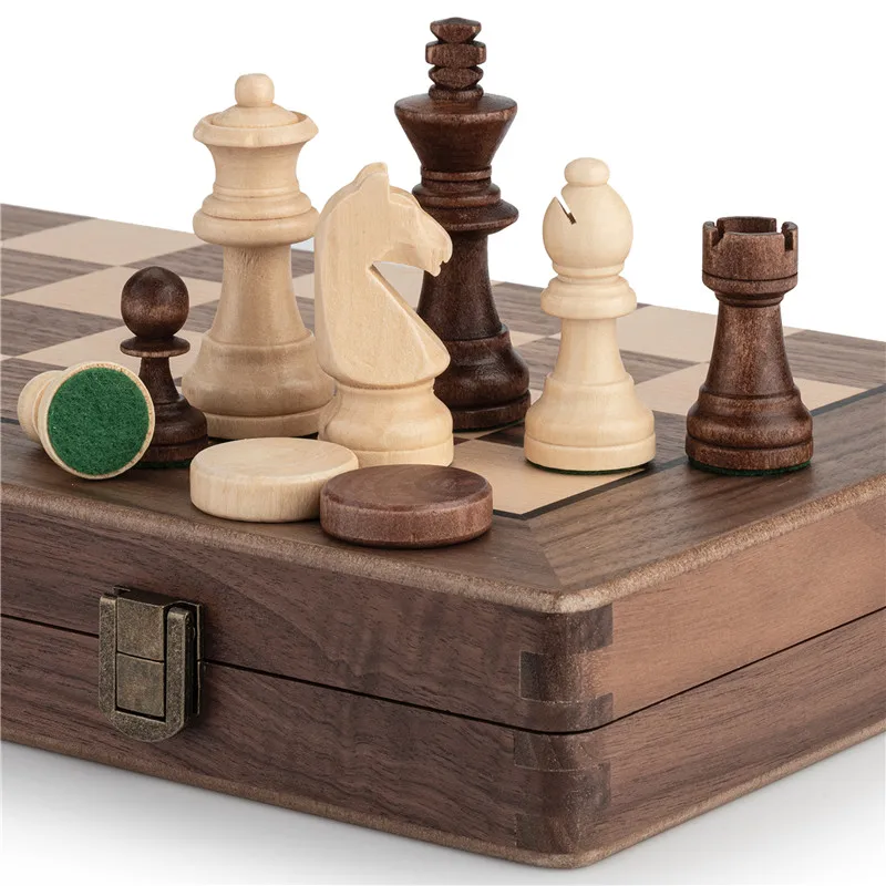 Chess Pieces: German Knight, Staunton, Wood