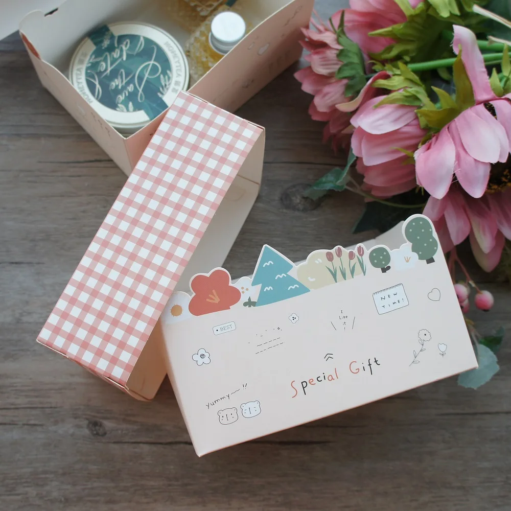 

15*10*9cm 10pcs Soft Pink Handmade Sweet Forest Paper Box As Macarons Candy Bake Pack Birthday Party Gifts Packaging