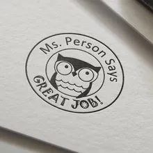 1984-Сова персонализированные пользовательские штамп с именем Great Job Goed gedaan! Персонализированная печать учителя испанский голландский