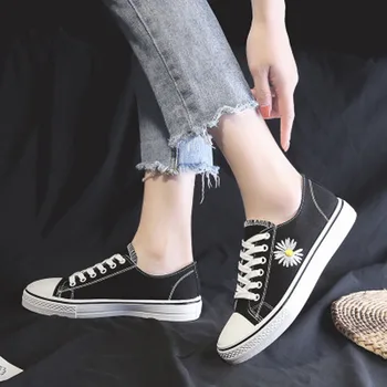 

Canvas leisure shoes 2020 spring and autumn new flat heel waterproof platform small chrysanthemum low help students shoes
