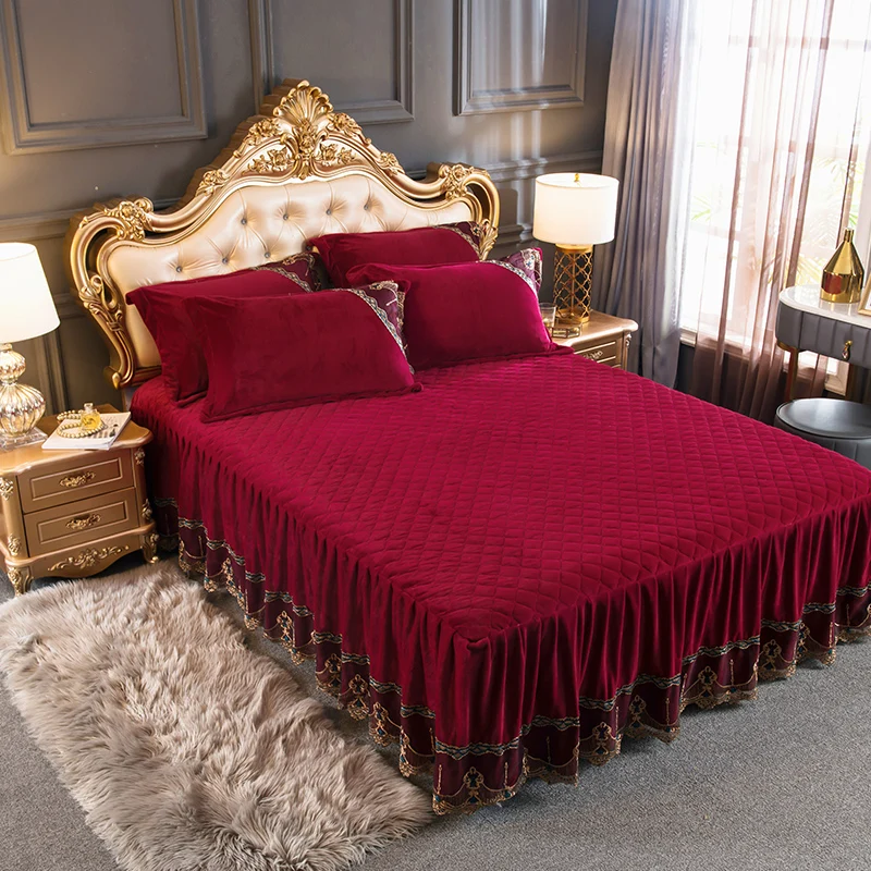

Wine Red Khaki Yellow Pink Gray Luxury European Fleece Fabric Thick Lace Bed Skirt Bedding Set Velvet Bedspread Pillowcase 3pcs