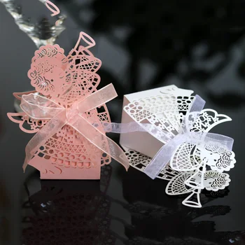 

200pcs Laser Cut Hollow Carriage Favor Gifts chocolate Candy Boxes With Ribbon Wedding Party Favor Decoration