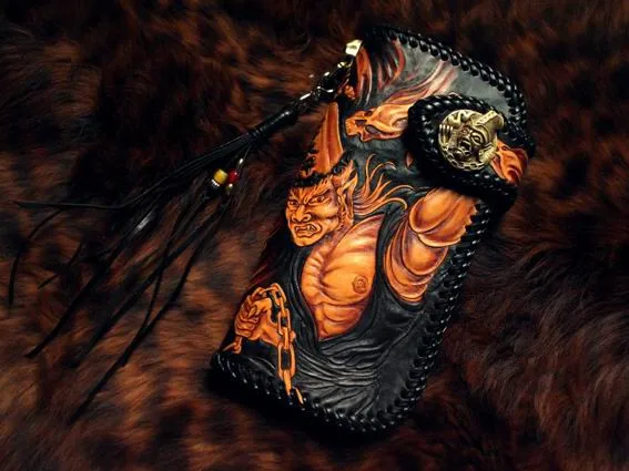 Рисунок 6 - Женский и мужской клатч из натуральной кожи