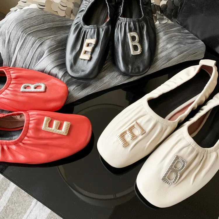

South Korea Blogger INS Celebrity Style Open Mold French Non-mainstream't Bump-Cowhide Flat Keel Thin Shoes Moccosins Women's