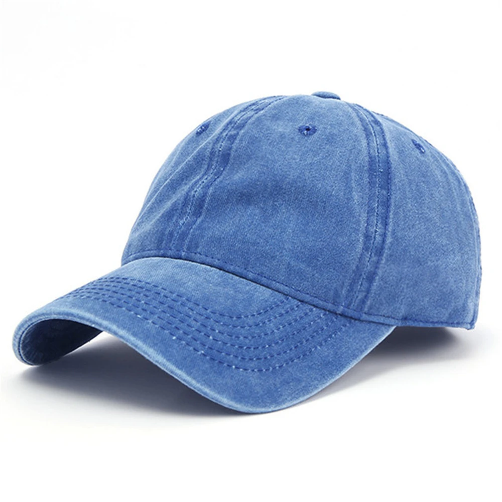 Casquette Unicolore Effet Délavé bleue sur fond blanc
