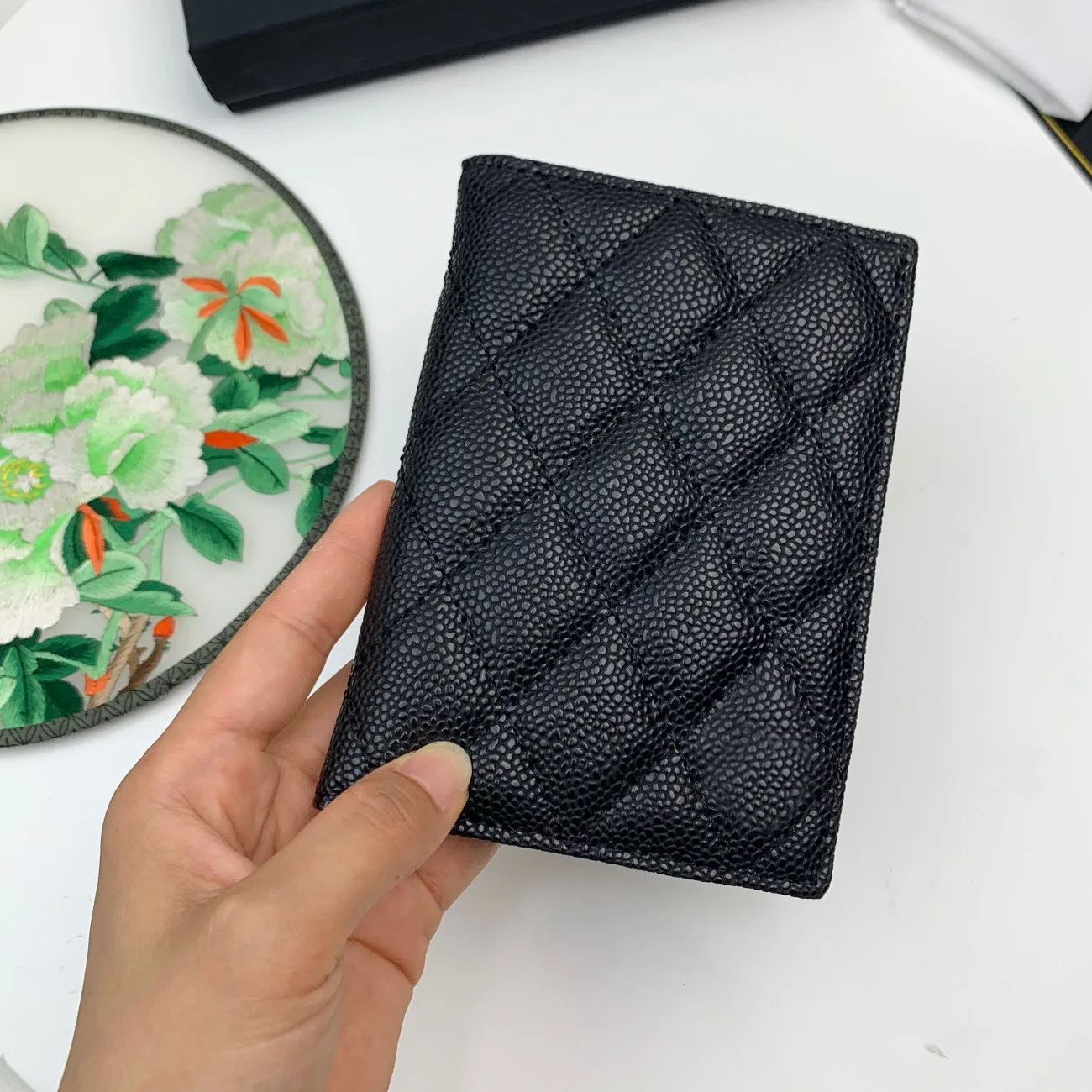 

Luxurious Designer Fashion Leather Passport Holder Caviar/Smooth Travel Wallet Case with 8 Card Slot for Women&Men 14*10cm