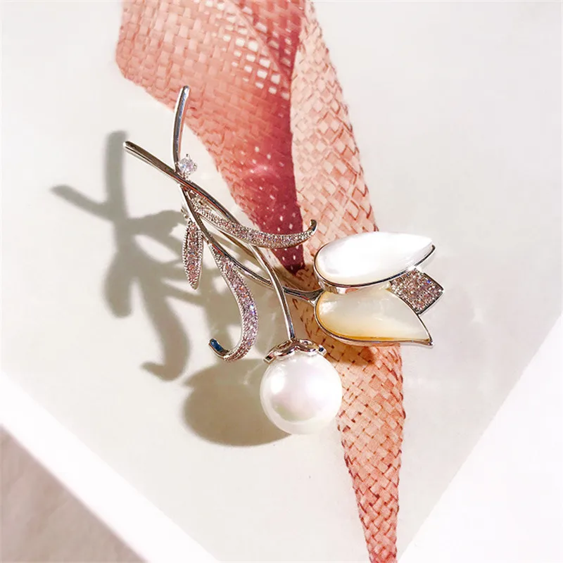 Brooches Luxury Female Crystal Feather Brooch Dainty Silver Color Jewelry  For Women Cute Zircon Stone Pin Dress Coat Accessory From  Diydecorationstore, $6.94