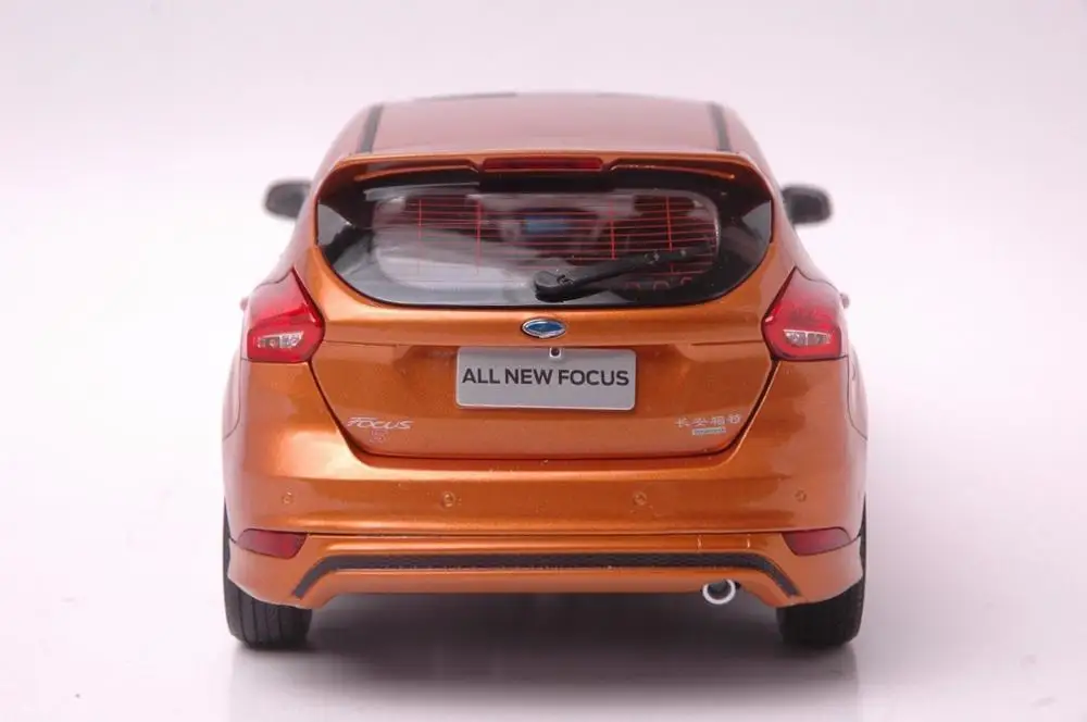 1:18 литая модель для Ford Focus золото хэтчбек сплав игрушечный автомобиль миниатюрная коллекция подарки Фристайл