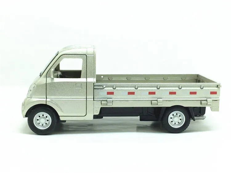 В коробке 1:32 Liuzhou Wuling Van Light Truck модель автомобиля из сплава детская игрушка дверь открытие воин звук и свет