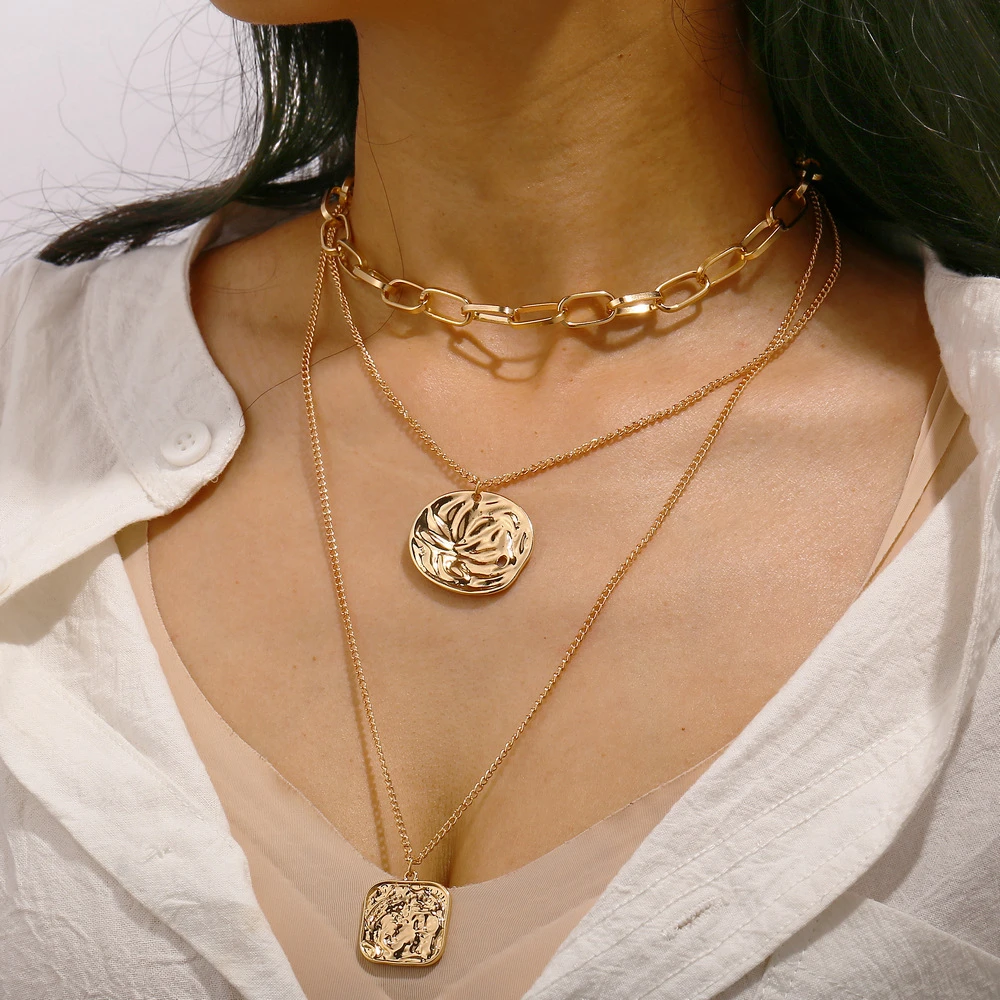 

Women Vintage Shell Pendant Necklace 2019 Bohemian Multilayer Gold Layered Moon Choker Necklace Pendant Trendy Jewelry
