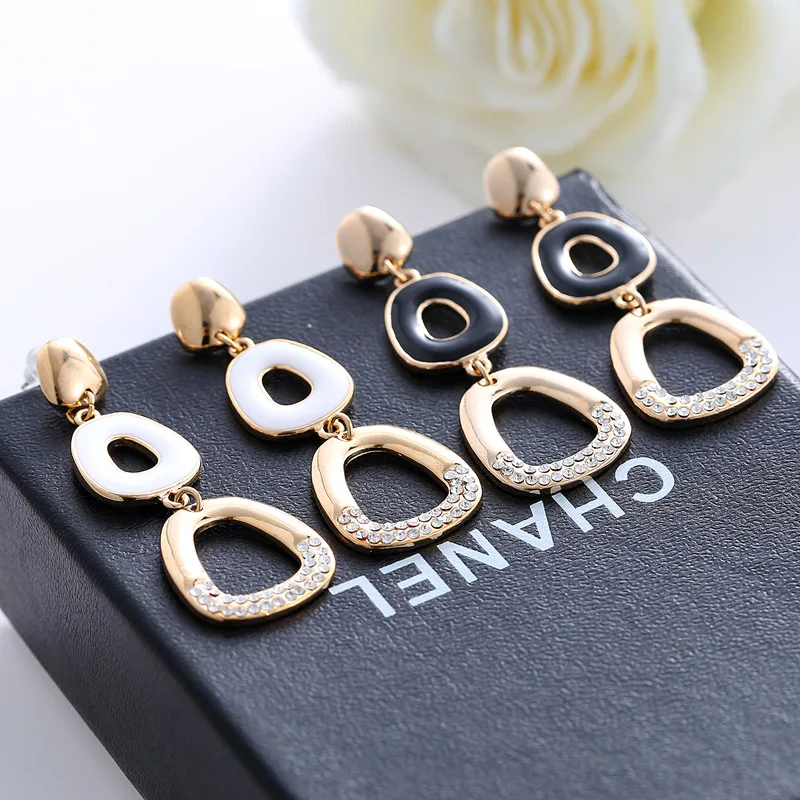 

Fashion Geometric Ellipse Pendant Earrings Drop Earrings for Women White Black Zircon Earrings Punk Glamour Jewelry Earrings
