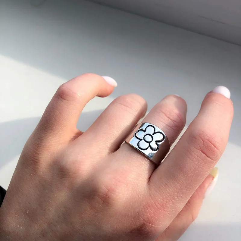2021 NEW Daisy Flower Rings for Women Punk Vintage INS Simple Smooth Plum Blossom Ring Small Opening Party Jewelry | Украшения и