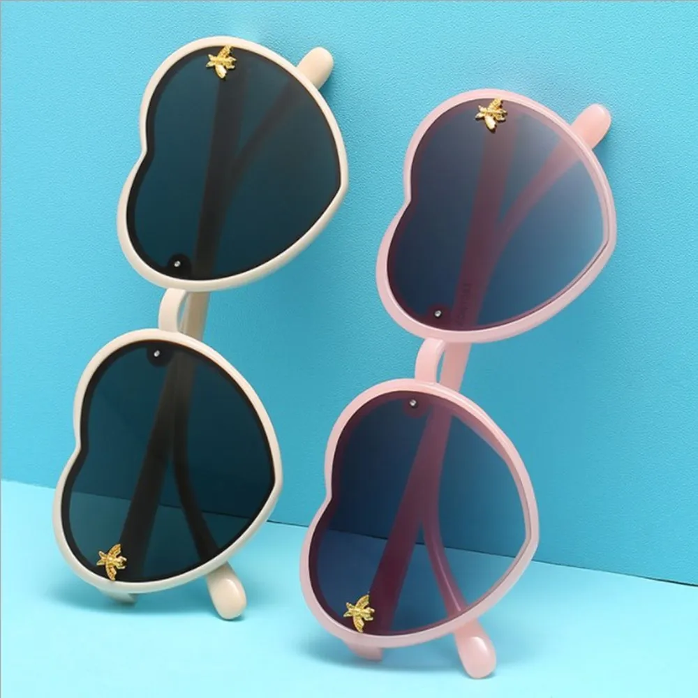 

2021 New Kawaii Magic Love Heart Shaped Kids Cartoon Retro Sunglasses Protection Uv Sunglasses New Fashion Heart Glasses