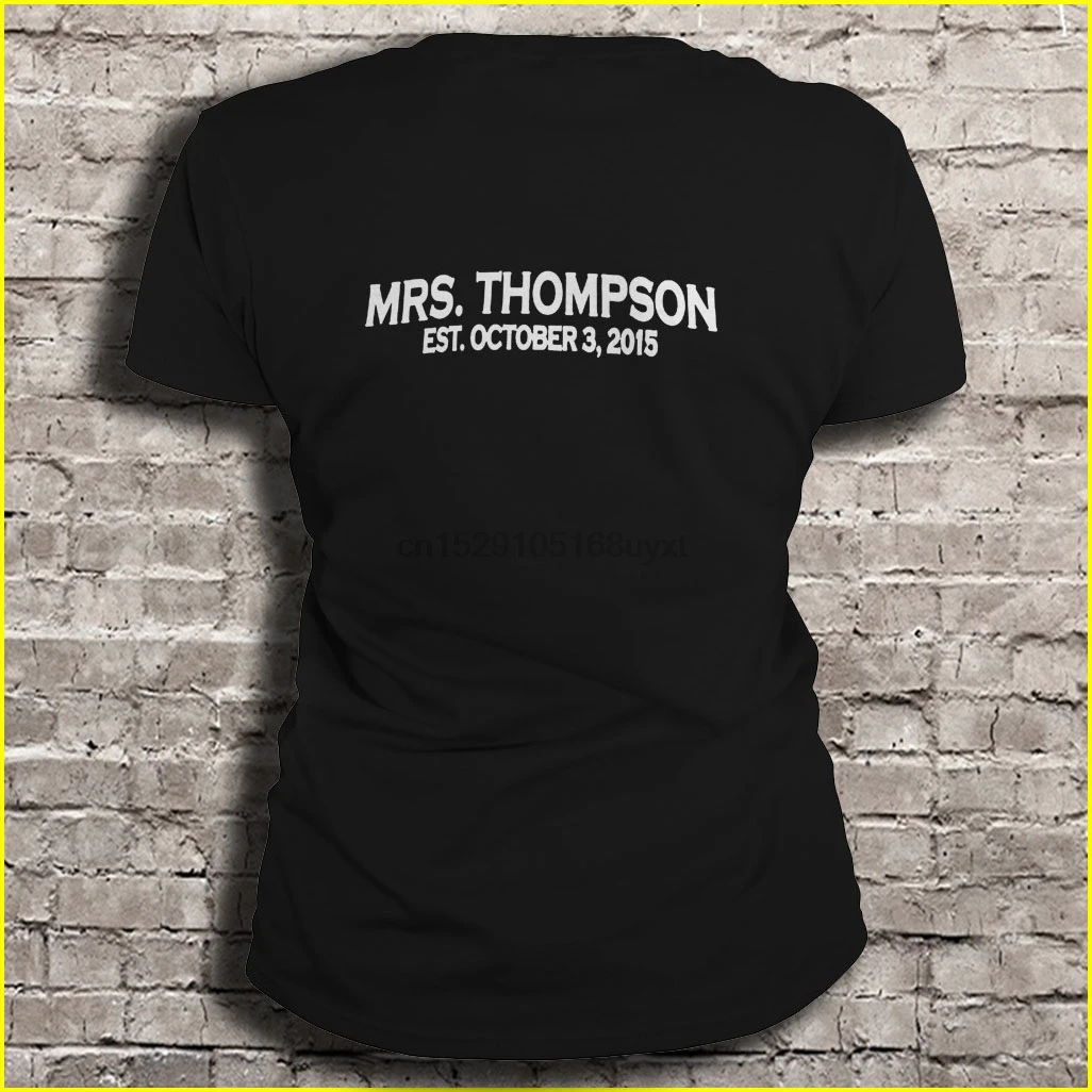 Мужская футболка Mrs Thompson Est 3 октября 2015 Женская и |