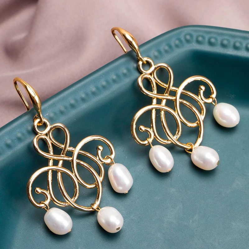 Royal style 14k gold earring (6)