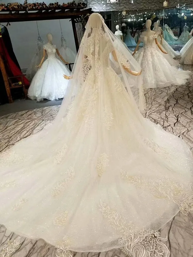 

Hot9 White Long Trail V Neck Cap Sheelve Backless Illusion With Veil Sequined Appliqued With Pearl Luxury Style Wedding Dress