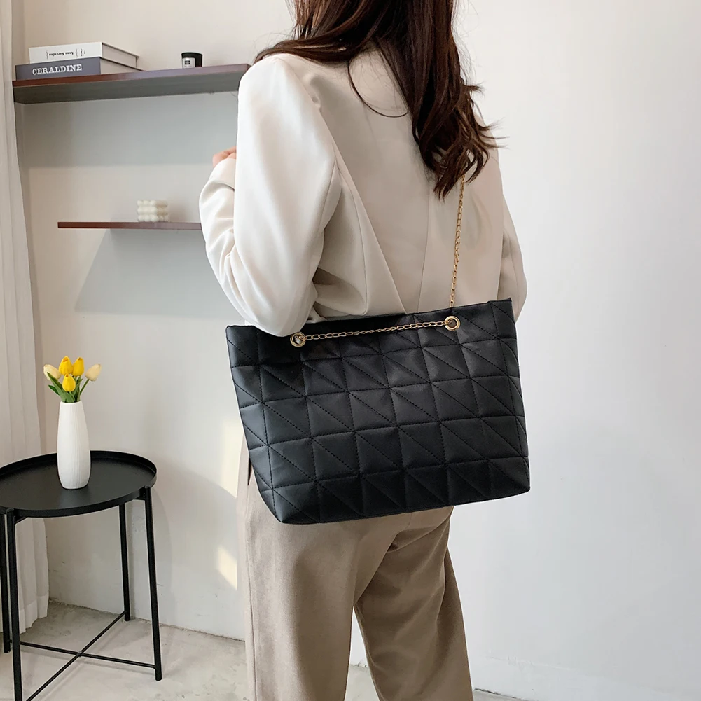 FR Fashion Co. Women's Checkered Shoulder Bag