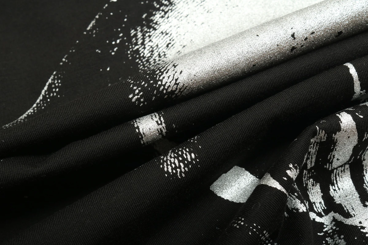 Close skin fashion high quality man skull dark irregular popular printing short sleeve T-shirt t-shirts male big yards Close skin fashion high quality man skull dark irregular popular printing short sleeve T-shirt t-shirts male big yards