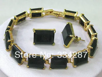 

Beautiful gold black jade earrings bracelet length 7.5 inches