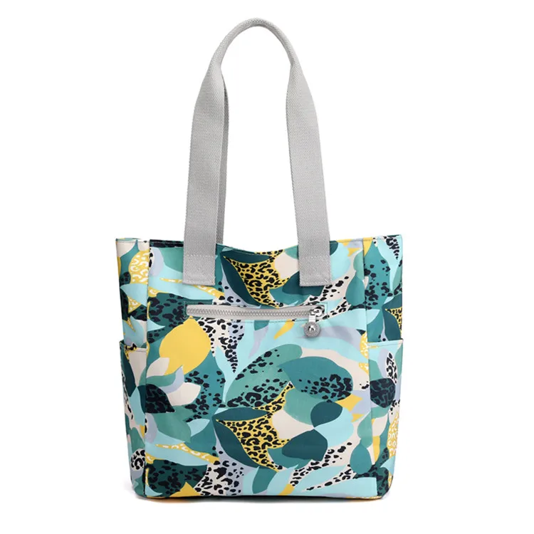 2021 New Nylon Large Capacity Summer Ladies Beach Shoulder Bag Woman Designer Handbags Youth Ladies Bags Tote Ladies Casual Bag