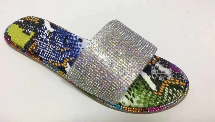 rhinestone_slippers_2019_new_women_fashion_wild_beach_flip_flop_bright_diamond_flat_bottom_outdoor_w (4)