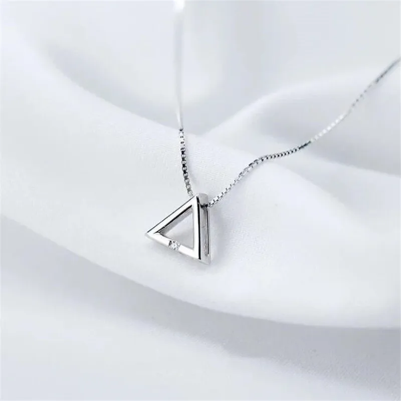 

New Fashion Simple Triangle 925 Sterling Silver Jewelry Personality Geometric Single Crystal Clavicle Chain Necklaces H490