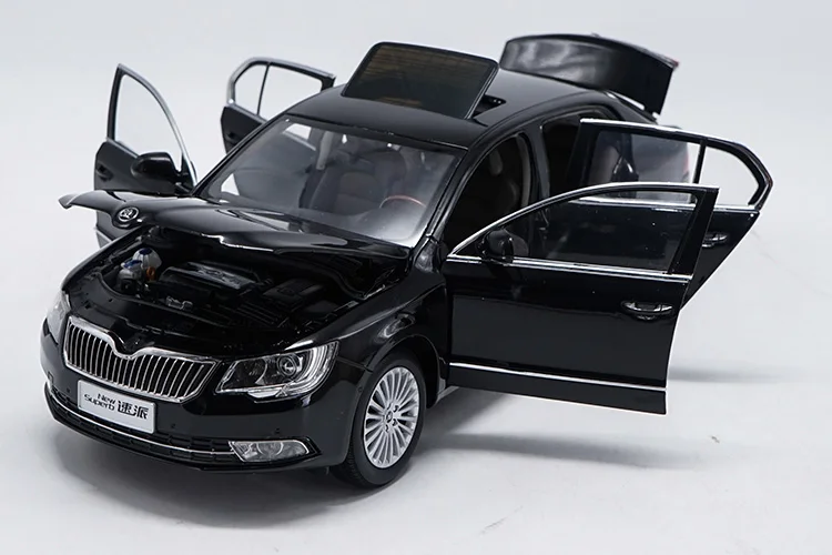 1:18 Skoda Superb сплав модель автомобиля статические металлические модельные автомобили оригинальная коробка для коллекции подарков