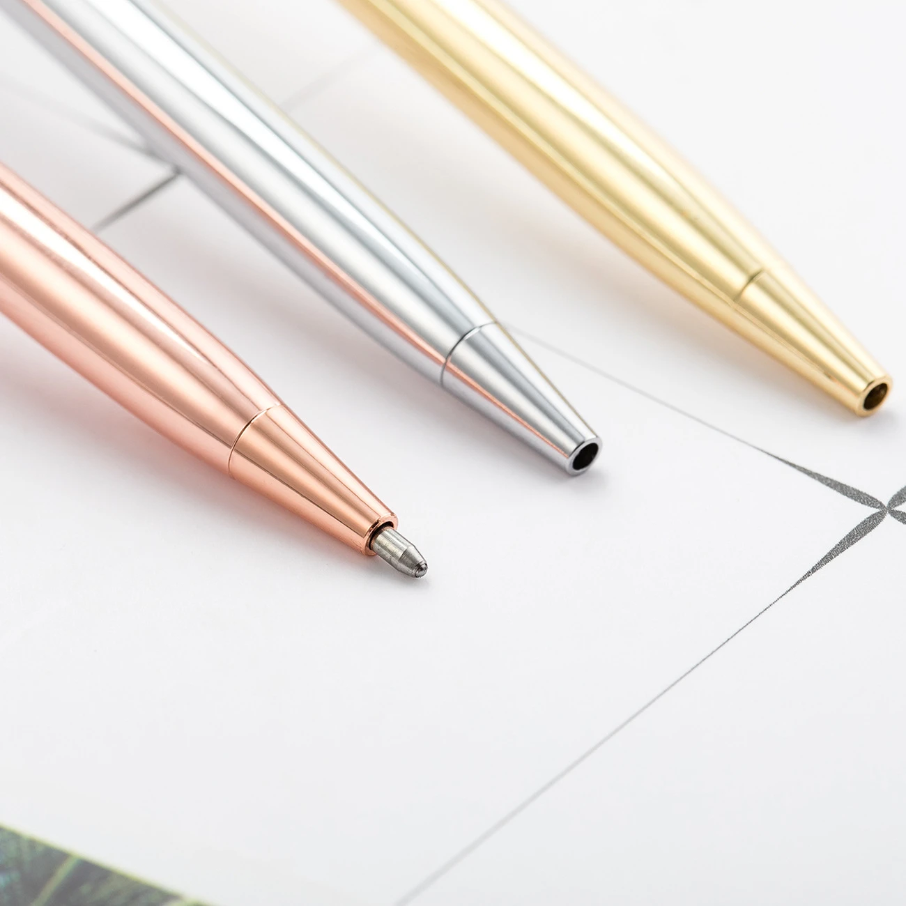 1 PCS Ballpoint Pen Crystal Shiny Metal Crown Interesting Ball School Stationery School Office Supply