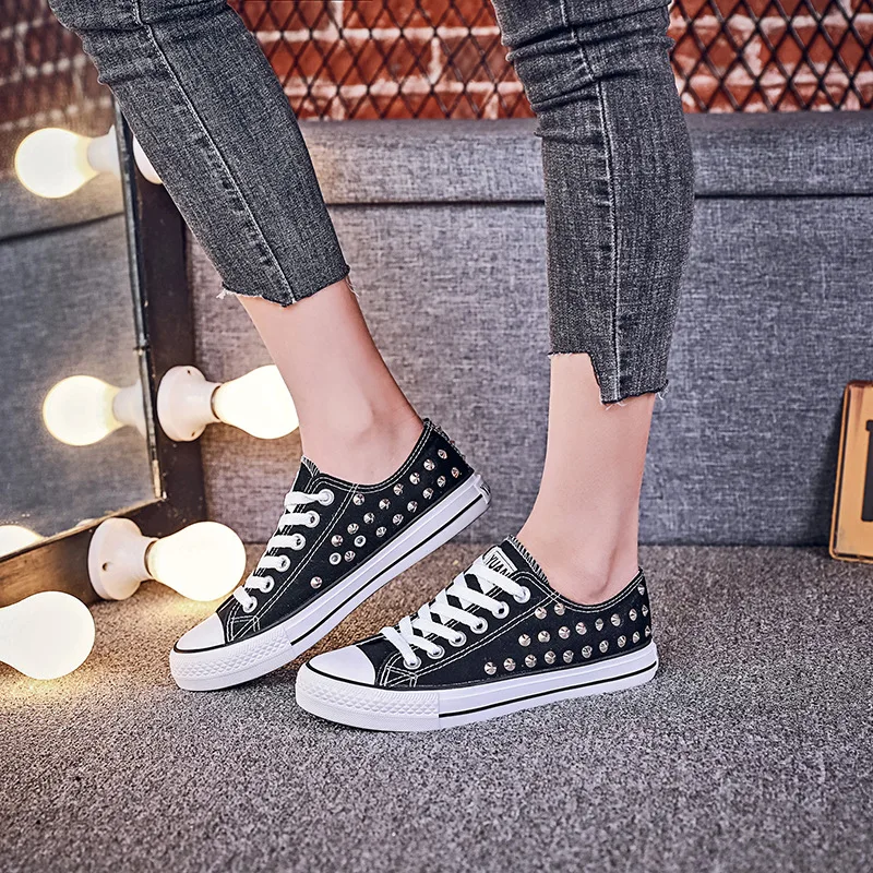 

Ladies Rhinestone Casual Shoes 2019 Spring and Summer Latest Models with Flat-bottomed Rivets Casual Shoes Canvas Shoes