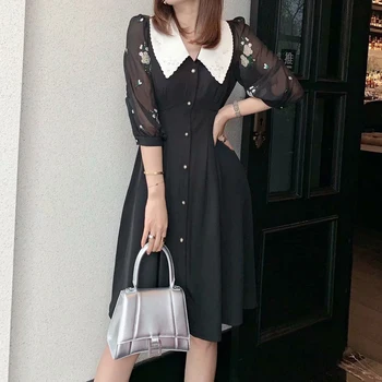 

Runway Designer New Retro Embroidery Flowers Middle Sleeve Single Breasted Stitching Women'S Black Dress Spring And Summer