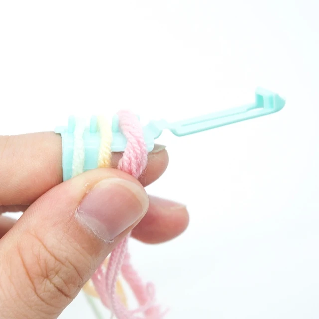 4Pcs Finger Splitter Sweater Wool Knitting Tool 4 Yarn Guide Thimble Plastic Sewing Accessories 6