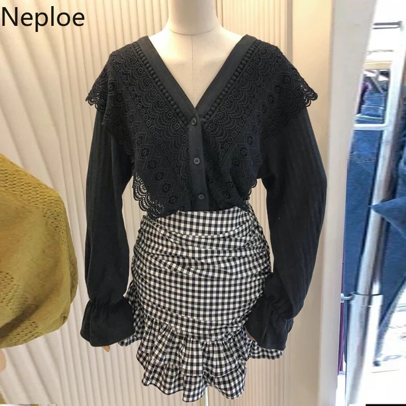 

Neploe Korean Temperament Lace Wild Women Blouses Fashion V Neck Patchwork Button Blusas Autumn Elegant Party Shirt 2019 45823